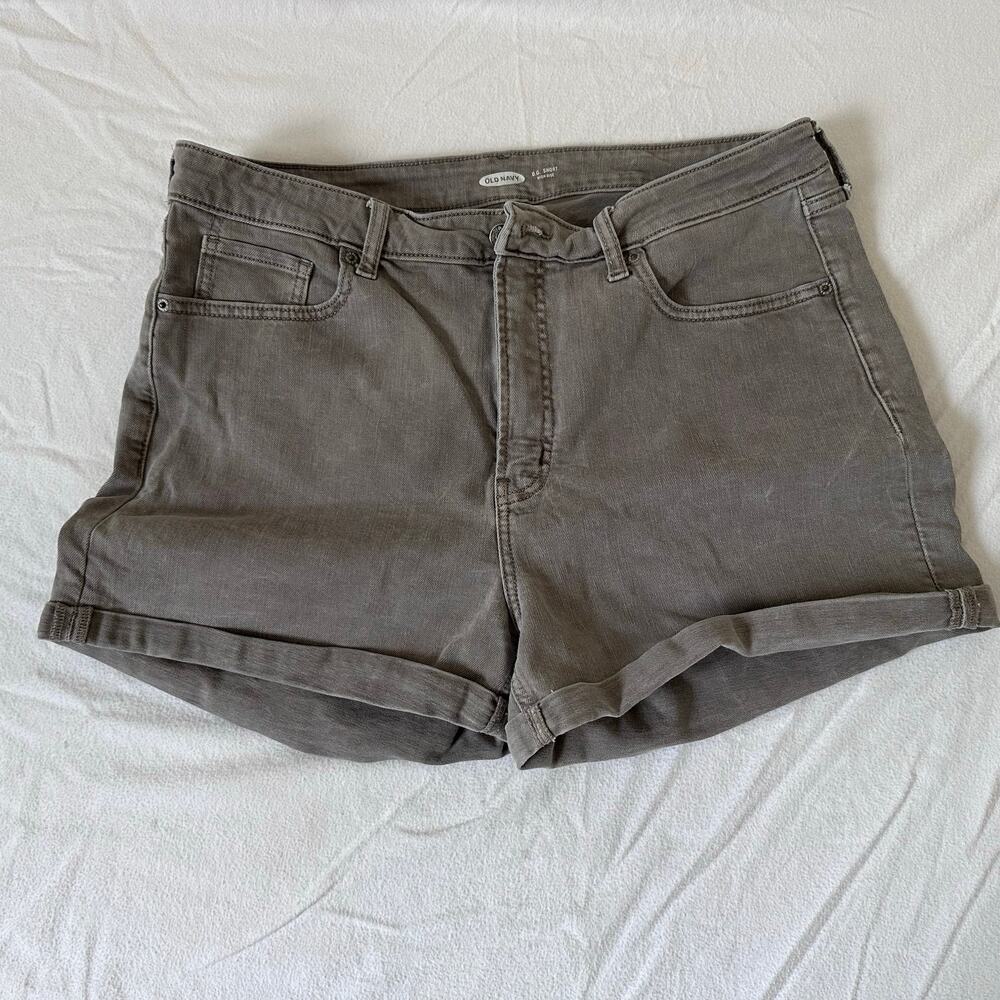 Old Navy Shorts Women's Size 16  High-Rise O.G. Straight Roll Cuff New Denim